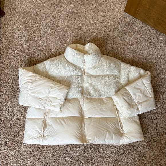 Old Navy Jackets & Blazers - Old Navy Cream Puffer Jacket